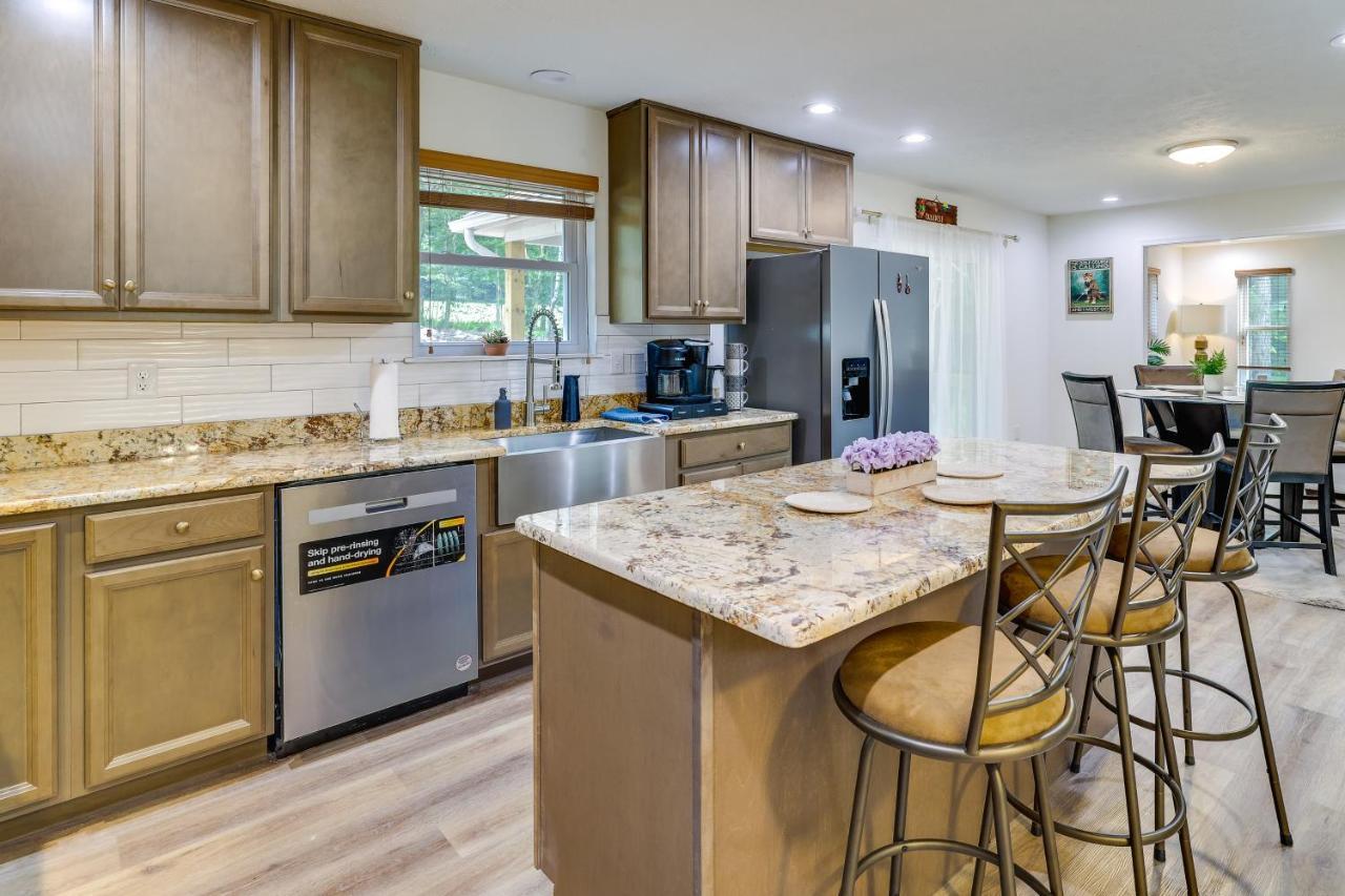 Spacious With Pool Table And Fire Pit! Tobyhanna
