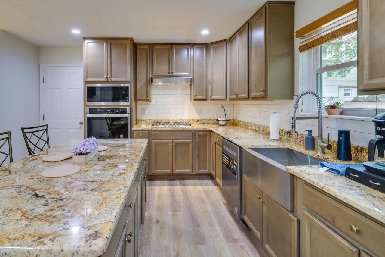 Spacious With Pool Table And Fire Pit! *